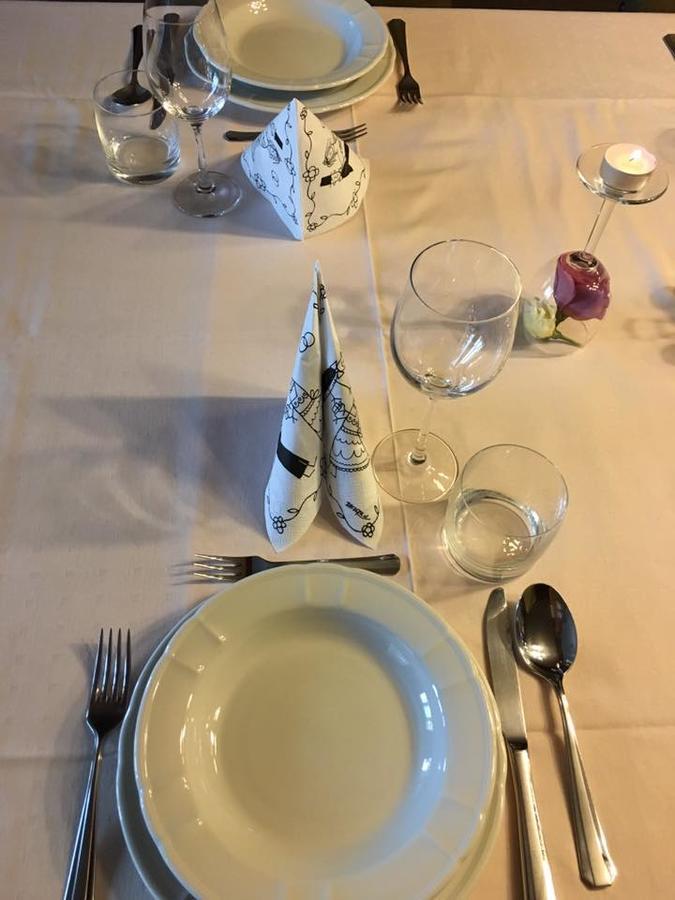 Haz Az Erdo Szelen Hotel Bank  Bagian luar foto